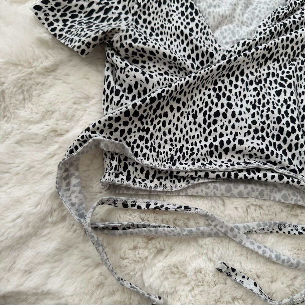 brandy melville white and black spotted cross over tie top - Picture 4 of 8